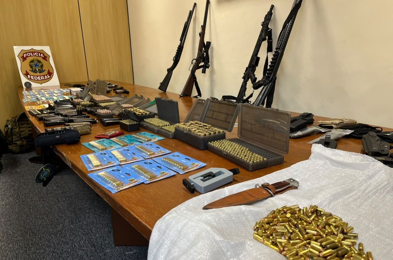 PF prende falso policial judicial que negociava armas no RJ PF prende falso policial judicial que negociava armas no RJ