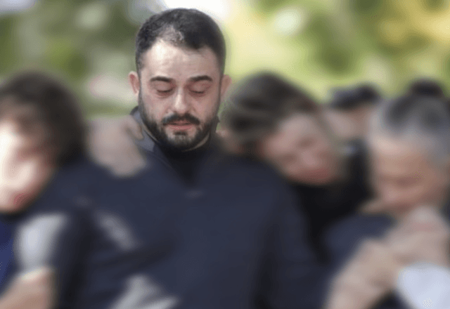 Matteos França em velório da mãe | Foto: reprodução 
