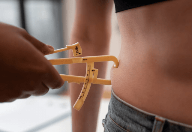 Medição de gordura visceral | Freepik