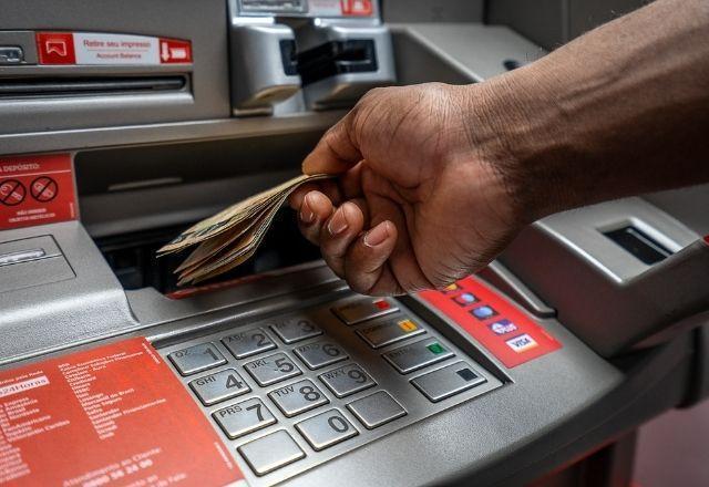 Medida prevê contemplar 10,5 milhões de profissionais com R$ 25,4 bilhões | Divulgação