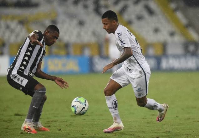"Mentalidade de vitória", diz Arthur Gomes sobre duelo contra o Delfín