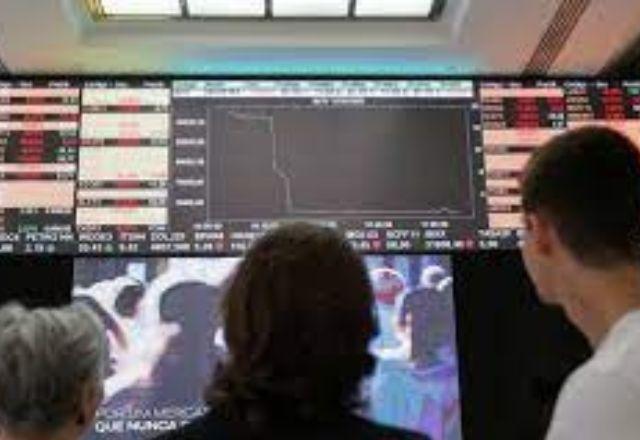 Oscilações intensas marcam dia do pregão no Ibovespa Oscilações intensas marcam dia do pregão no Ibovespa
