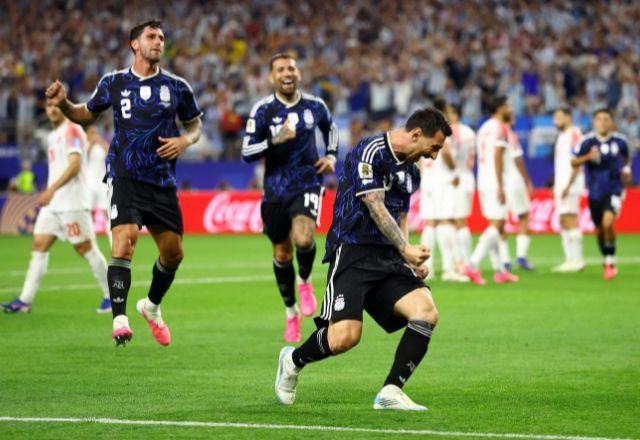 Messi comemora gol contra a Jord&acirc;nia na Copa do Mundo | Foto: REUTERS/Hannah Mckay