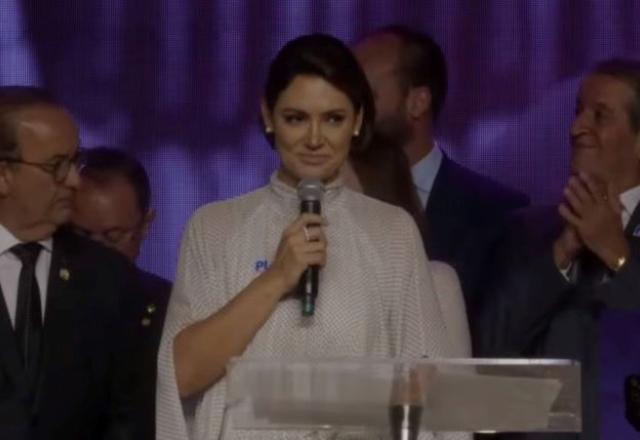 "Mulheres virtuosas são mais valiosas que joias preciosas", diz Michelle "Mulheres virtuosas são mais valiosas que joias preciosas", diz Michelle