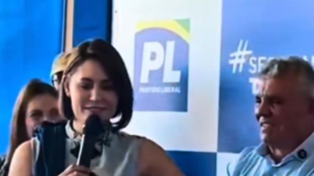 Michelle divide palanque com Arruda, rival de Celina no DF Michelle divide palanque com Arruda, rival de Celina no DF