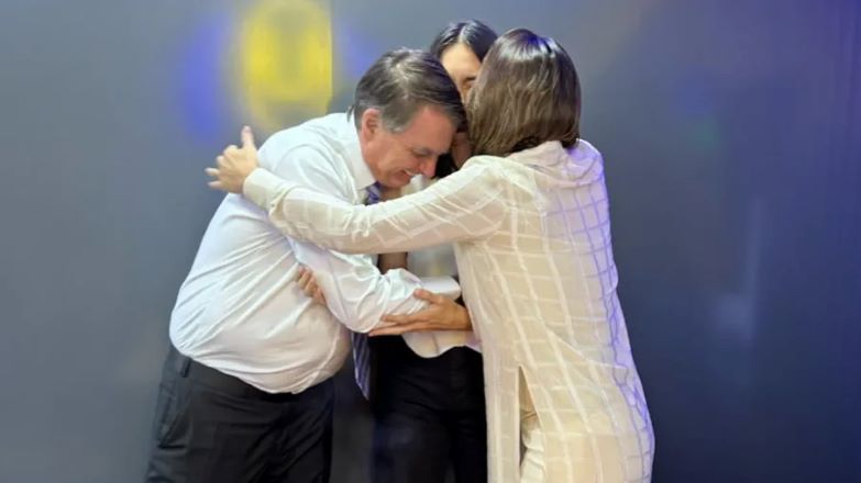 Jair, Laura e Michelle Bolsonaro | Reprodução/Instagram/michellebolsonaro 