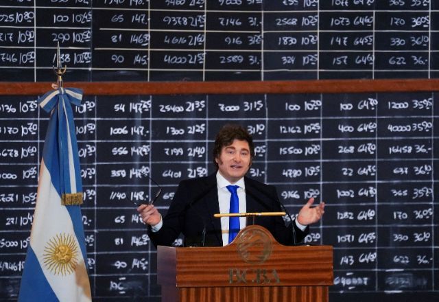 Decreto foi publicado no diário oficial argentino nesta segunda (4) | REUTERS/Mariana Nedelcu