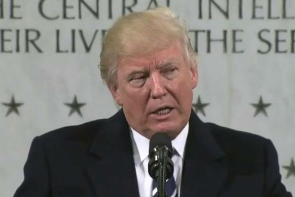 Milhares de pessoas vão às ruas em protesto contra posse de Trump 