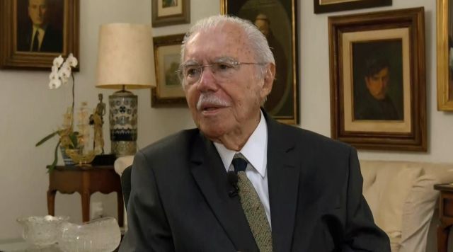 "Eu era o comandante chefe das forças e o dever de todo comandante é zelar pelos seus subordinados", disse o ex-presidente José Sarney | SBT News