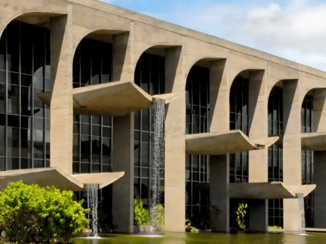 Ministério da Justiça leiloa artigos de luxo com lances a partir de R$ 1,5 mil Ministério da Justiça leiloa artigos de luxo com lances a partir de R$ 1,5 mil