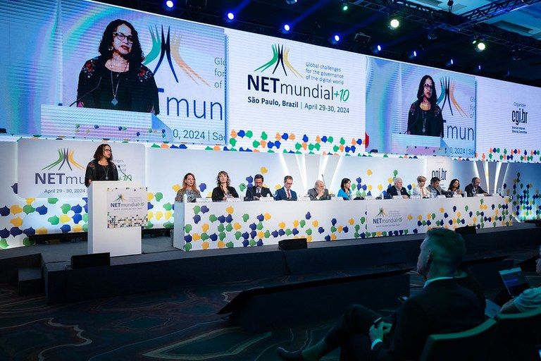 Ministra Luciana Santos disse que governo se prepara para estabelecer usos da IA no país | Agência Brasil