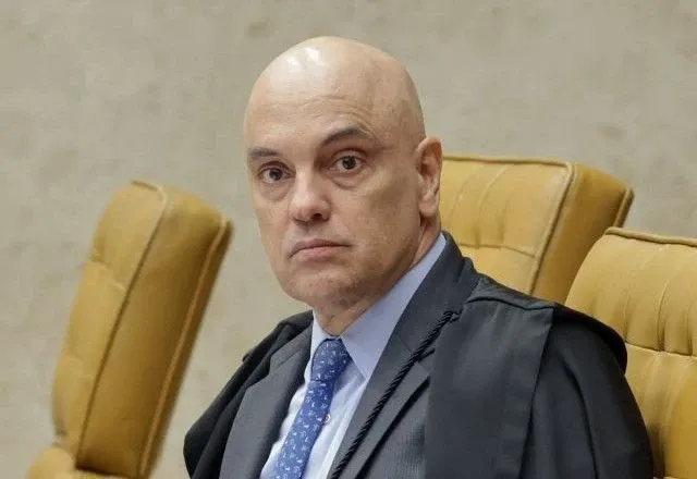 Moraes convoca sessão virtual no STF para referendar prisão preventiva de Bolsonaro