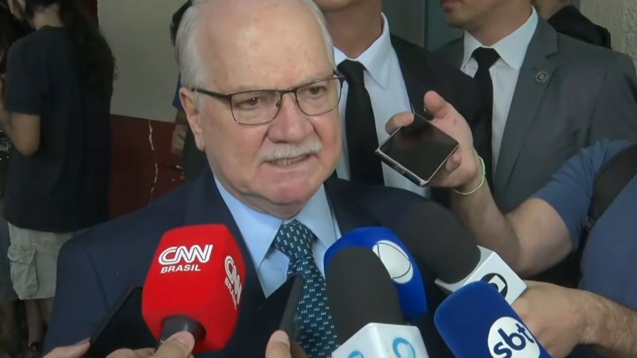 "Exercício da soberania popular", diz Fachin sobre eleições "Exercício da soberania popular", diz Fachin sobre eleições