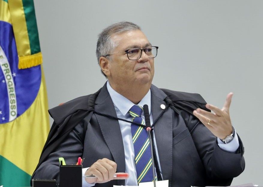 Dino vai deixar com TSE solução para eleição suplementar no Rio Dino vai deixar com TSE solução para eleição suplementar no Rio