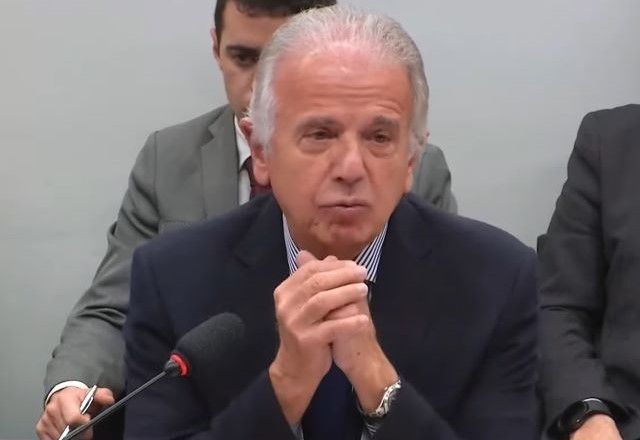 Múcio reclama da falta de "previsibilidade orçamentária" na Defesa: "Compramos sem ter certeza de que vamos pagar"