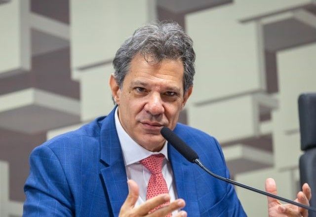 Haddad diz que governo vai definir nesta terça (21) proposta para fechar Orçamento de 2026