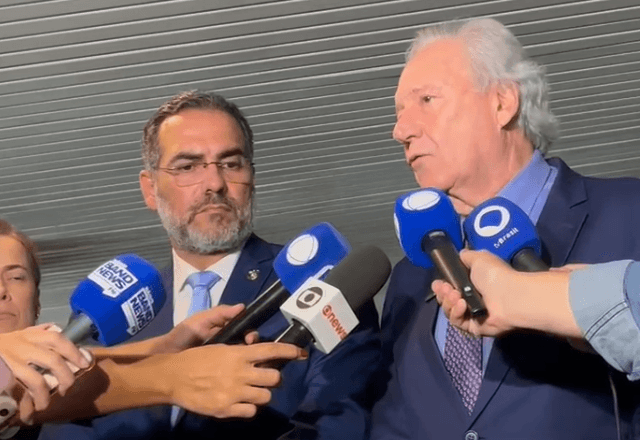 "Investigação dirá se foi um ato tresloucado ou de terrorismo", diz ministro sobre ataque a posto da PRF "Investigação dirá se foi um ato tresloucado ou de terrorismo", diz ministro sobre ataque a posto da PRF