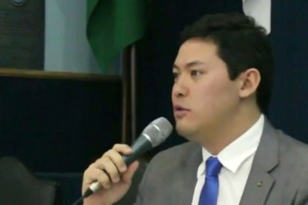 Ministro do Trabalho terá que responder por desvio de energia elétrica