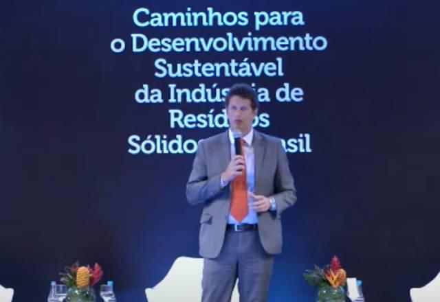 Ministro do Meio Ambiente, Ricardo Salles, fala em seminário sobre resíduos sólidos em Brasília