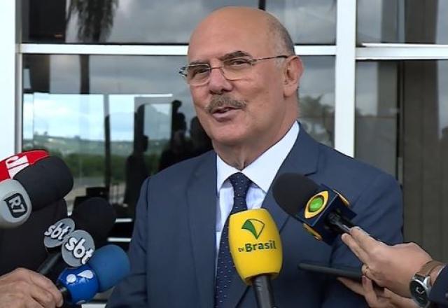Ministro nega interferência no Enem e justifica demissões em massa
