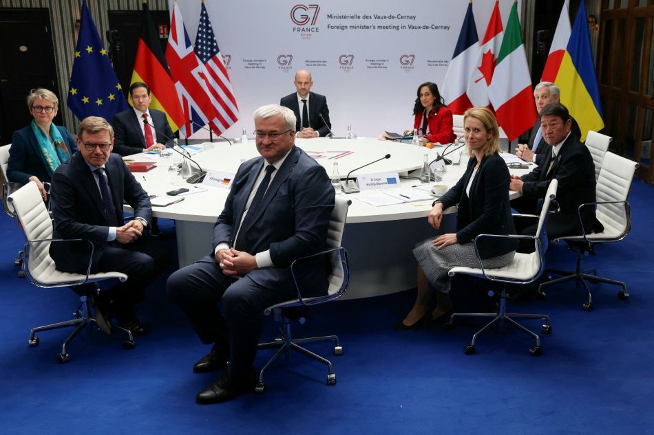 Ministros das Relações Exteriores do G7 em Vaux-de-Cernay Abbey, perto de Paris | 27/3/2026/Alain Jocard/Pool via Reuters
