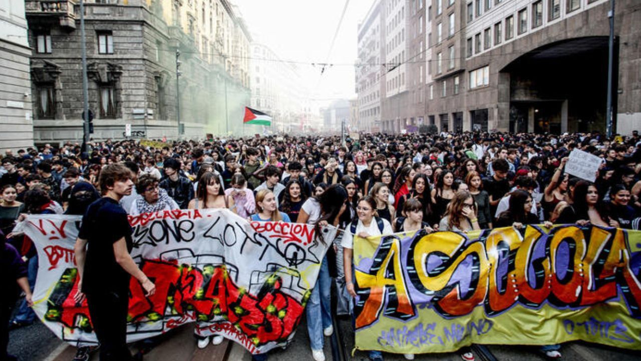 Estudantes manifestando em Milão, na Itália | Reprodução: ANSA