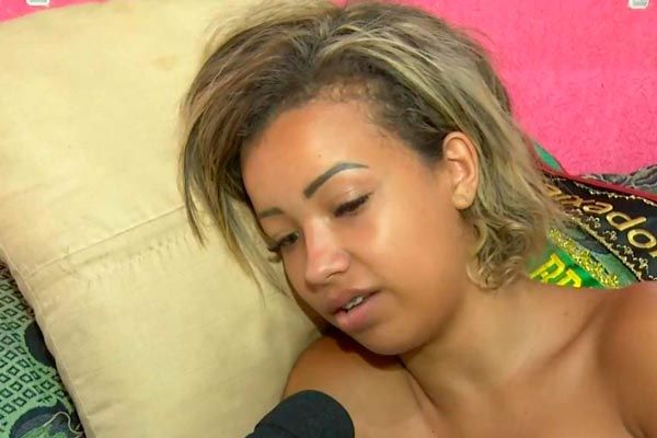 Modelo sobrevive depois de ser arremessada de van no litoral paulista Modelo sobrevive depois de ser arremessada de van no litoral paulista