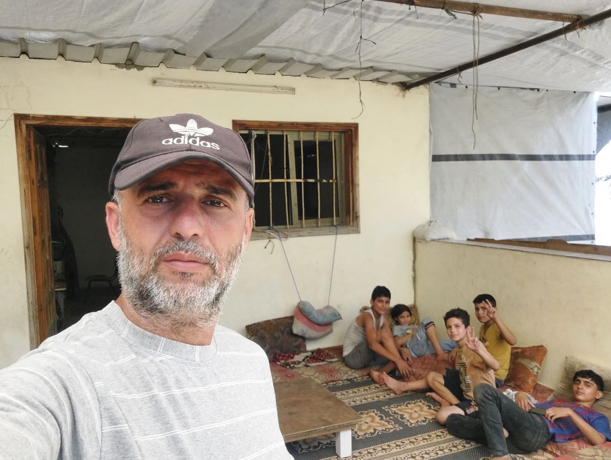 Mohammed Hamad, nutricionista já foi deslocado mais de 10 vezes com a família e faz apelo para deixar Faixa de Gaza