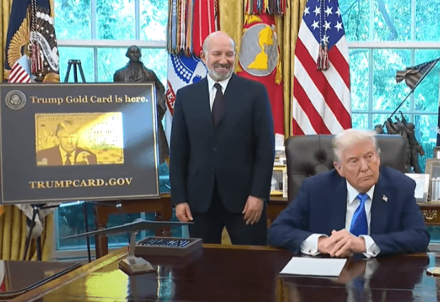 Trump lança “Gold Card”, visto de residência nos EUA em troca de US$ 1 milhão