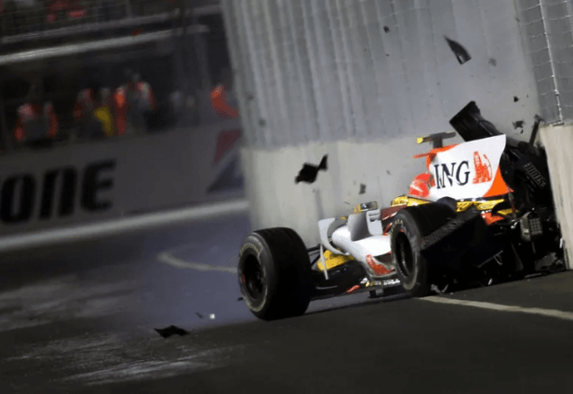 Nelson Piquet. Jr afirmou ter recebido ordens para bater o carro no GP de Singapura | Foto: reprodução/FOM