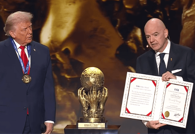 Donald Trump recebe o Prêmio da Paz da Fifa – O Futebol Une o Mundo | Foto: reprodução/FIFA