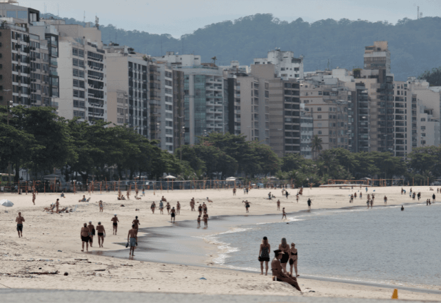 Turista americana é esfaqueada em tentativa de assalto em praia de Niterói (RJ) Turista americana é esfaqueada em tentativa de assalto em praia de Niterói (RJ)