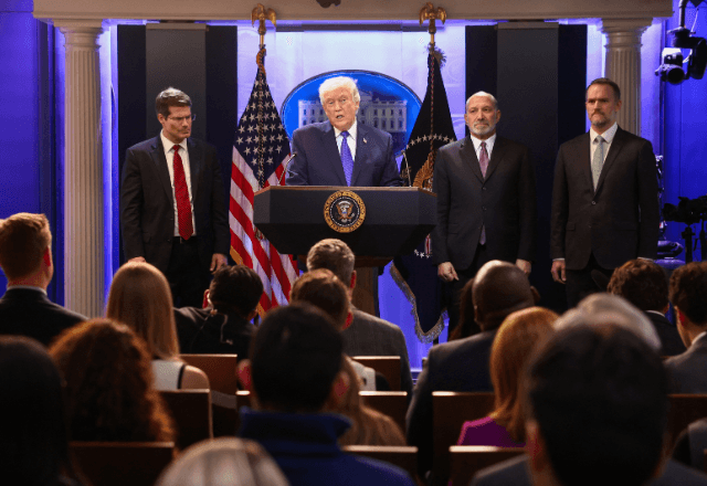 Presidente dos EUA, Donald Trump em coletiva nesta sexta-feira(20) | Foto: reprodução/Reuters