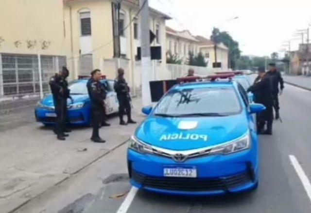 Moradores encontraram corpos no dia seguinte após operação policial no Complexo do Salgueiro | SBT Rio