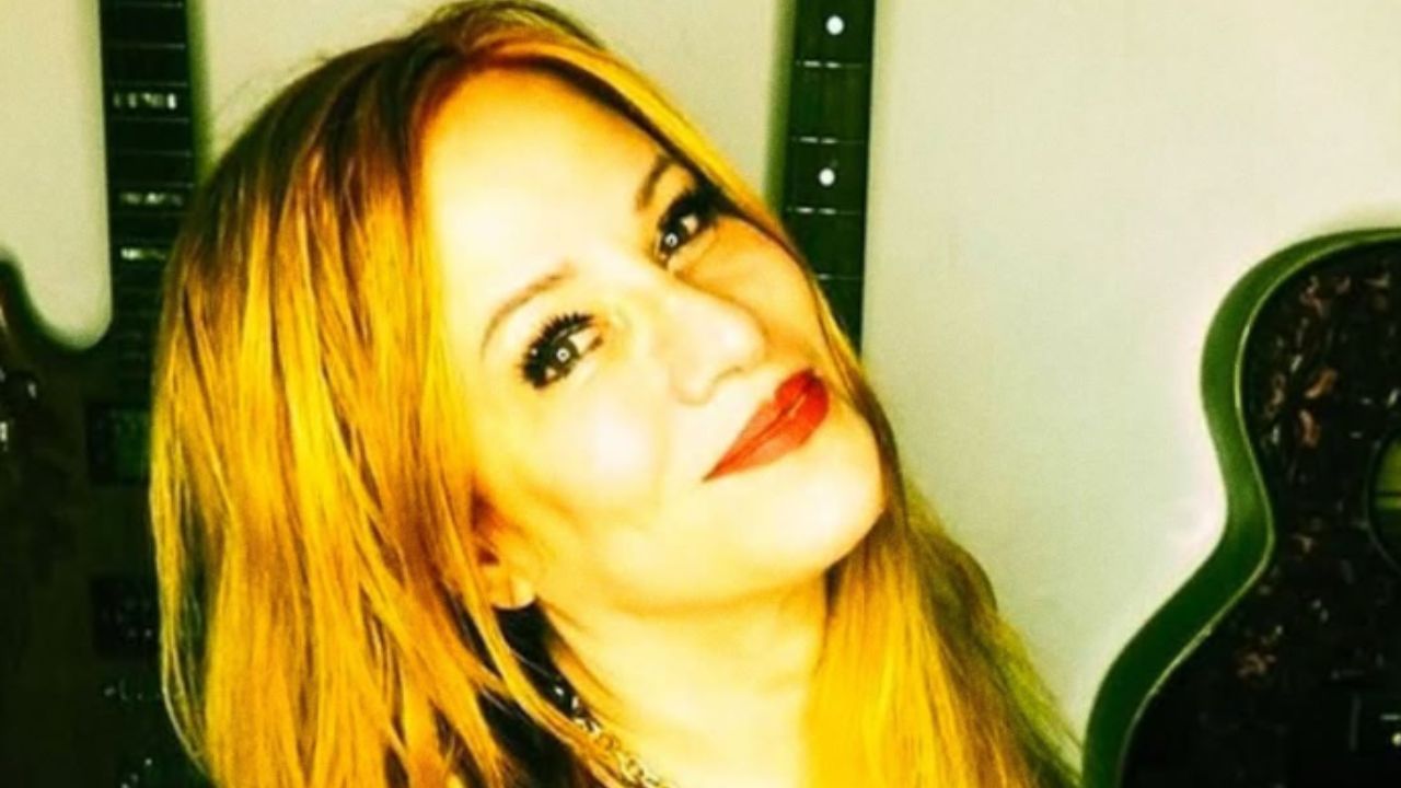 Imagem da notícia: Baixista da banda L7, Jennifer Finch morre aos 59 anos Imagem da notícia: Baixista da banda L7, Jennifer Finch morre aos 59 anos