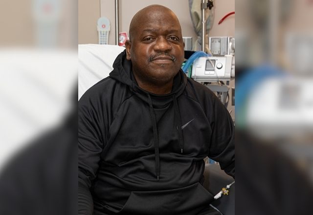 Primeiro homem a receber rim de porco morre dois meses após transplante nos EUA