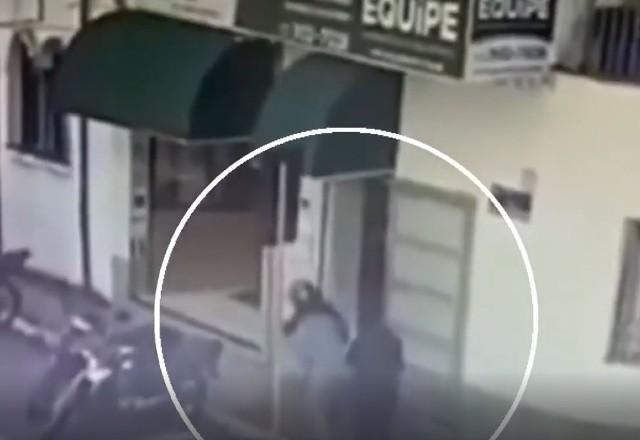 Motoboy impede fuga de ladrão