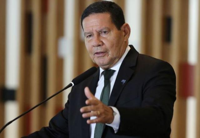 Mourão diz que litro da gasolina não volta a R$ 4
