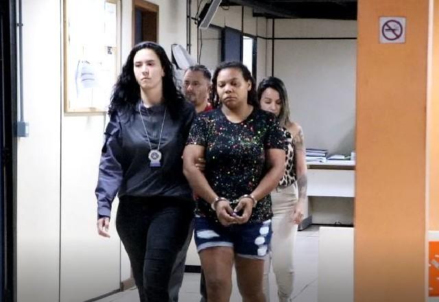 Mulher é presa suspeita de prostituir três filhas menores de idade
