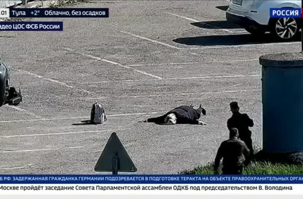 Rússia detém alemã suspeita de planejar ataque com explosivo na mochila Rússia detém alemã suspeita de planejar ataque com explosivo na mochila