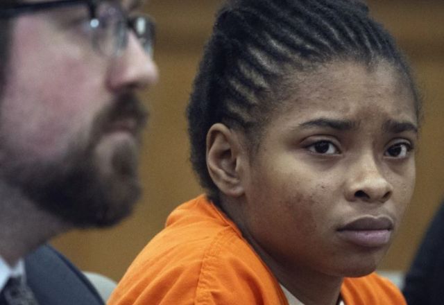 Mulher condenada por matar a tiros homem que a traficava sexualmente desde os 16 anos | Sean Krajacic/The Kenosha News via AP