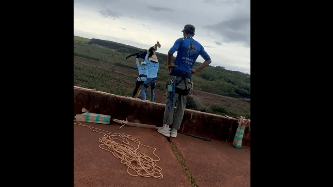 Imagem da notícia: Sem corda, jovem morre durante queda de bungee jump em SP Imagem da notícia: Sem corda, jovem morre durante queda de bungee jump em SP