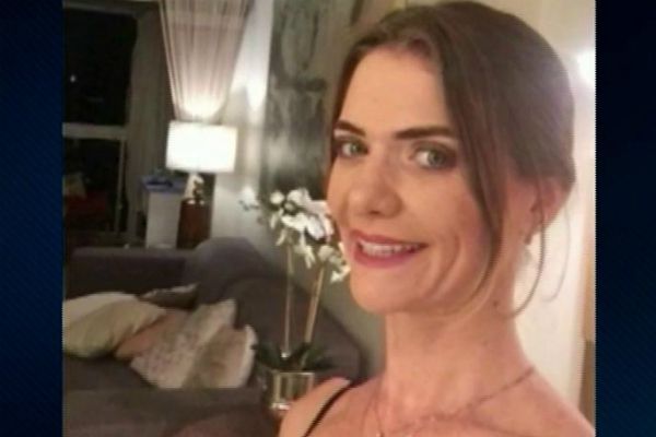 Mulher morre atingida por barra de ferro lançada por morador de rua Mulher morre atingida por barra de ferro lançada por morador de rua