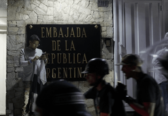 Embaixada da Argentina na Venezuela | AP Photo/Matias Delacroix
