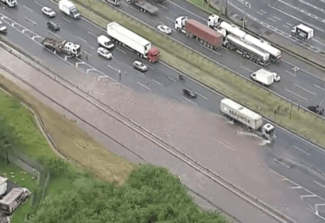 RodoAnel fica interrompida por alagamento nesta quinta | Reprodução/SBT