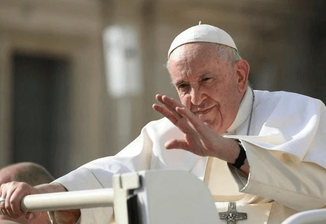 Papa completa um mês de internação; entenda o quadro de saúde | Arquivo