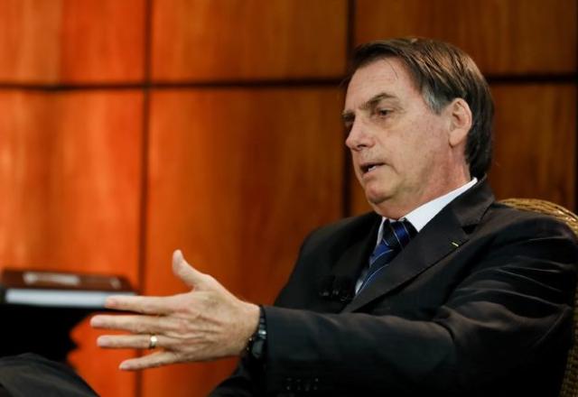 Não temos como pagar dentro do teto, diz Bolsonaro sobre precatórios