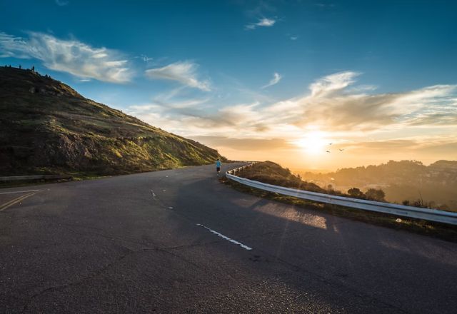 Não vá aos extremos, siga sempre o caminho do meio | Unsplash