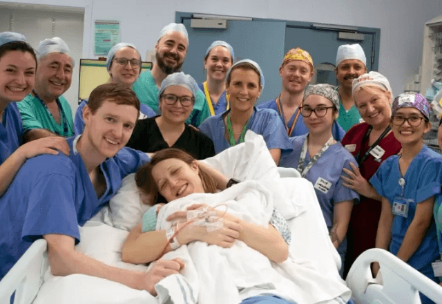 Nasce primeiro bebê após transplante de útero no Reino Unido | Divulgação/Womb Transplant UK