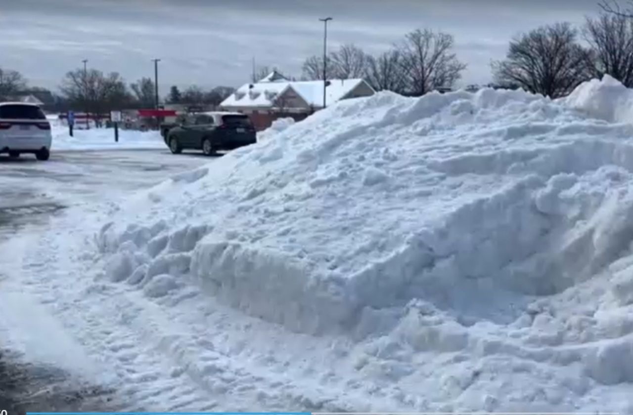 Durante o fim de semana, grandes volumes de neve atingiram extensas áreas dos EUA | Reuters / Reprodução